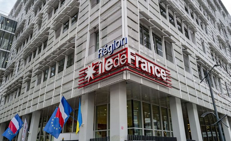 Les tensions sociales et politiques en France inquiètent les marchés régionaux. Analyse des effets économiques potentiels.