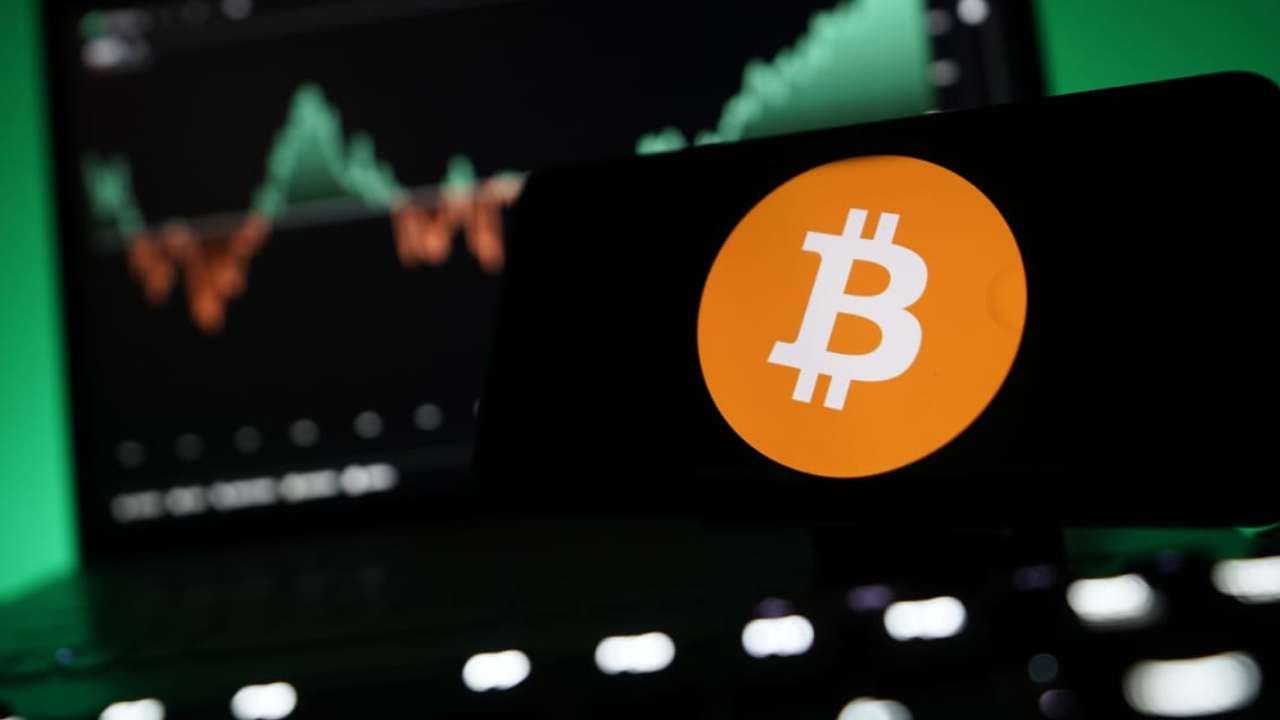 Les ETF bitcoin spot enregistrent près de 1 milliard de dollars d’entrées hebdomadaires, leur meilleur niveau depuis mi-janvier