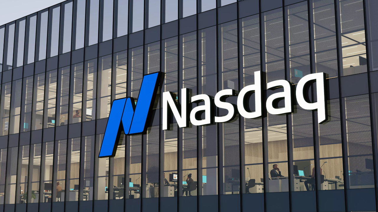 Les futures du Nasdaq et du S&P 500 restent proches de leurs sommets alors que les discussions sur l’Iran maintiennent les marchés en alerte