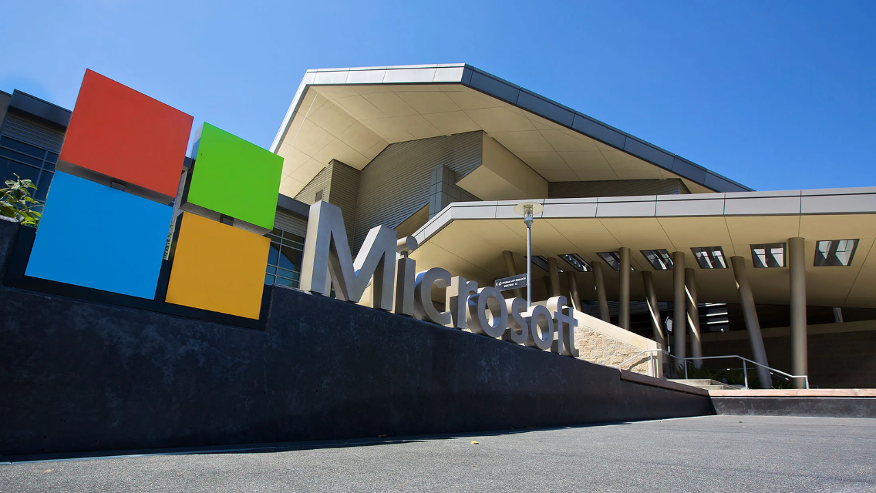 Microsoft perd l’exclusivité OpenAI : quel impact pour l’IA et le cloud ?