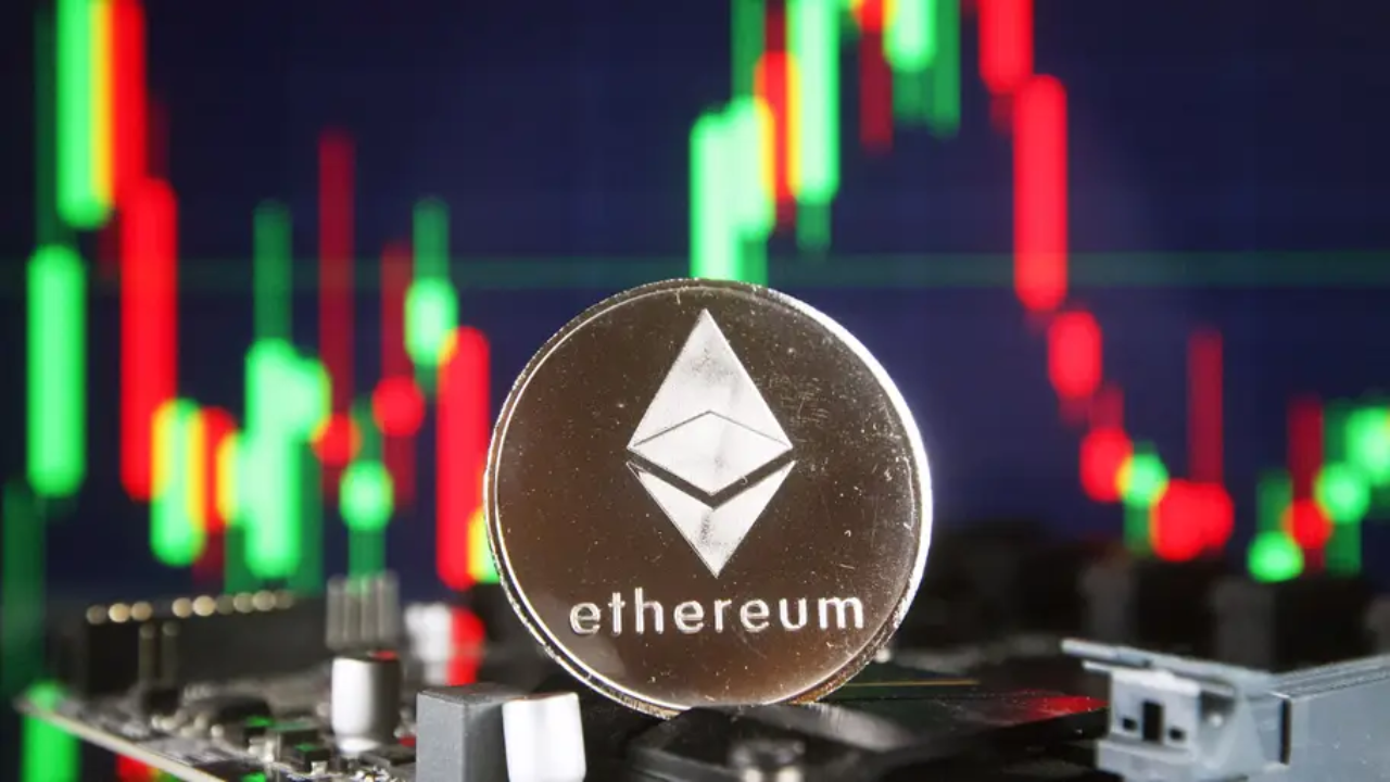 Ethereum teste ses supports alors que la volatilité prépare un mouvement clé