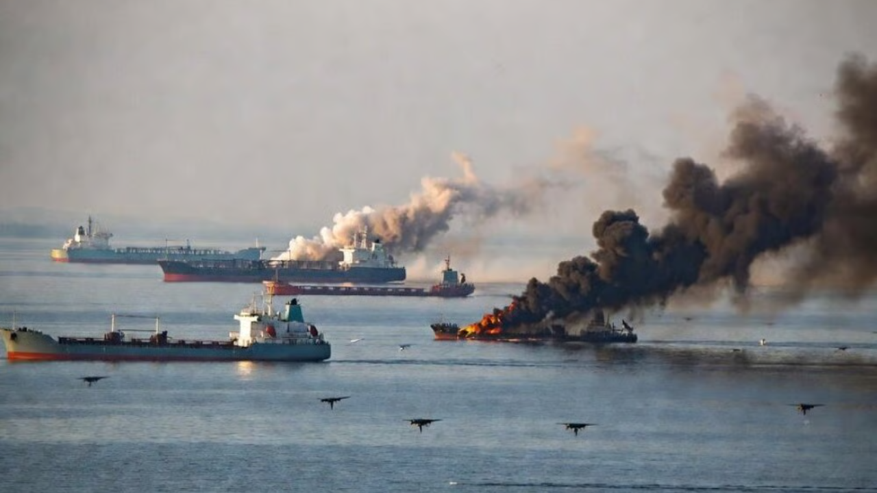 L’Ukraine frappe 90 pétroliers russes en mer d’Azov et intensifie l’isolement de la Crimée occupée
